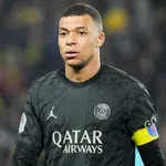 PSG Mercato : on sait si l'émir du Qatar fera une offre à Mbappé lors du dîner avec Macron