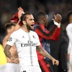 PSG – Mercato : pourquoi l'OL prie pour que Dani Alves retourne au Barça