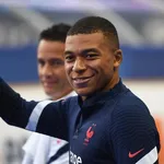 PSG – Mercato : un ancien partenaire de Mbappé pour renforcer le milieu ?