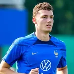 PSG – Mercato : un autre défenseur des Bleus qu'Hernandez attendu à  Paris ?