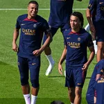 PSG – Mercato : un chanteur français soutient Mbappé, il se fait massacrer….