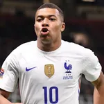 PSG – Mercato : un clin d’oeil de Mbappé au Real Madrid en dit long sur son avenir