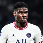 PSG – Mercato : un club portugais tente de chiper Dina-Ebimbe à Francfort !