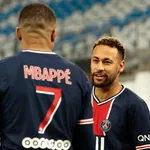 PSG – Mercato : un joueur de l’ASSE explique pourquoi il faut garder Neymar plutôt que Mbappé