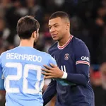 PSG – Mercato : une offre pour Bernardo Silva, de quoi inciter Mbappé à  prolonger ?