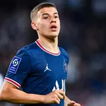 PSG – Mercato : une pépite du centre de formation signe pro !