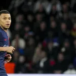 PSG Mercato : une très curieuse information tombe sur le départ de Mbappé