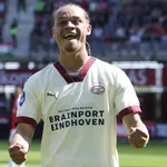 PSG – Mercato : les premiers mots de Xavi Simons après son double transfert, il snobe Paris !