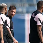 PSG : Messi déboulonne déjà une mega star de Marseille