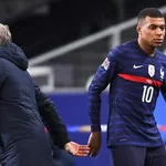 PSG : Ménès annonce un problème pour Deschamps avec Mbappé chez les Bleus