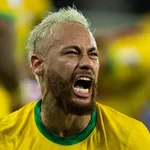 PSG : Neymar brille, fait encore polémique et réclame Messi !