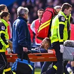 PSG – LOSC : Neymar sort sur civière !