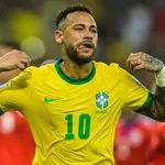PSG : Neymar voit double avec le Brésil