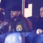 PSG : Paris perd le Clasico, les WAGs parisiennes font la fête !