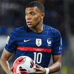 PSG : Pauleta invite Mbappé à  s’affirmer face à  Messi et Neymar