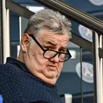 PSG : Pierre Ménès clashe Booba pour défendre Mbappé