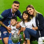 PSG : Pochettino secoué par la compagne de Paredes !