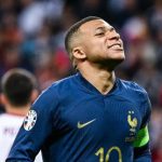 PSG, équipe de France : Pierre Ménès félicite Mbappé et prévient les Bleus d’un danger imminent