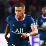 PSG, Real Madrid – Mercato : la mère de Mbappé laisse la porte ouverte à  une prolongation