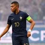 PSG, Real Madrid – Mercato : Benzema lâche une bombe sur Mbappé, son avenir décanté ce mardi ?