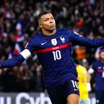 PSG, Real Madrid &ndash; Mercato : le coiffeur de Mbappé lâche un gros indice sur son avenir