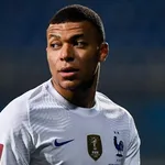 PSG, Real Madrid – Mercato : tension au club et prix cassé pour Mbappé ?