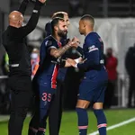 PSG, Real Madrid – Mercato : un ancien des deux clubs en veut à Emmanuel Macron pour Mbappé
