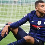 PSG – Suède (4-2) : épaté par Giroud, Pierre Ménès n'est pas rassuré par Mbappé (PSG)