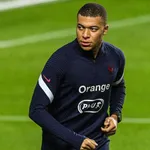 PSG : Un ancien parisien glisse une requête à  Deschamps sur le cas Mbappé