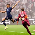 PSG : un joueur de l’OM encense Mbappé et le place au-dessus de Messi et Cristiano Ronaldo