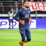 PSG : une star titulaire blessée et forfait de dernière minute avant Reims !