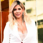 PSG : Wanda Nara se découvre dangereusement en pleine rue à Paris !