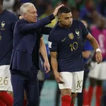 à‰quipe de France : Deschamps en remet une couche sur le choix Mbappé capitaine