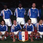 Quiz : seul un expert foot des années 90 pourra nommer au moins 7 de ces joueurs