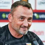 RC Lens : Haise refuse le statut de favori pour le derby et réagit aux départs de Ghisolfi et Kakuta