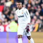 RC Lens : Farinez doit-il prendre la place de Leca ? (VIDEO)