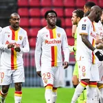 RC Lens : Kalimuendo fait parler de lui au PSG, une pépite offensive prend du galon chez les Bleus