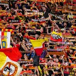 RC Lens : le nouveau maillot rétro fait un carton