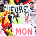 RC Lens – Mercato : faut-il absolument faire signer Kalimuendo ?
