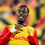 RC Lens Mercato : la vente d’Elye Wahi fait débat chez les Sang et Or