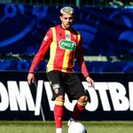 RC Lens – Mercato : pisté par MU et le Real Madrid, Medina fait une annonce forte sur son avenir !