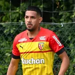 RC Lens – Mercato : un prétendant s’éloigne pour Medina