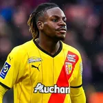 RC Lens – Mercato : un Sang et Or se pose des questions sur son avenir