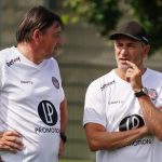 RC Lens : Michaël Debève mis à  pied, Philippe Montanier fragilisé à  Toulouse ?