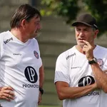 RC Lens : Michaël Debève mis à  pied, Philippe Montanier fragilisé à  Toulouse ?