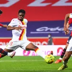 RC Strasbourg – Mercato : le départ imminent de Simakan soulage l’ASSE et le RC Lens