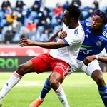 RC Strasbourg – Mercato : les rumeurs n’ont pas d’effets sur Simakan