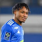 RC Strasbourg – Mercato : le club d’accord pour vendre Simakan, qui va trancher”¦