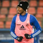 RC Strasbourg &ndash; Mercato : le Milan AC continue de draguer Simakan, sa réponse