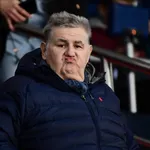 RC Strasbourg – Mercato : Pierre Ménès crie au scandale pour Simakan